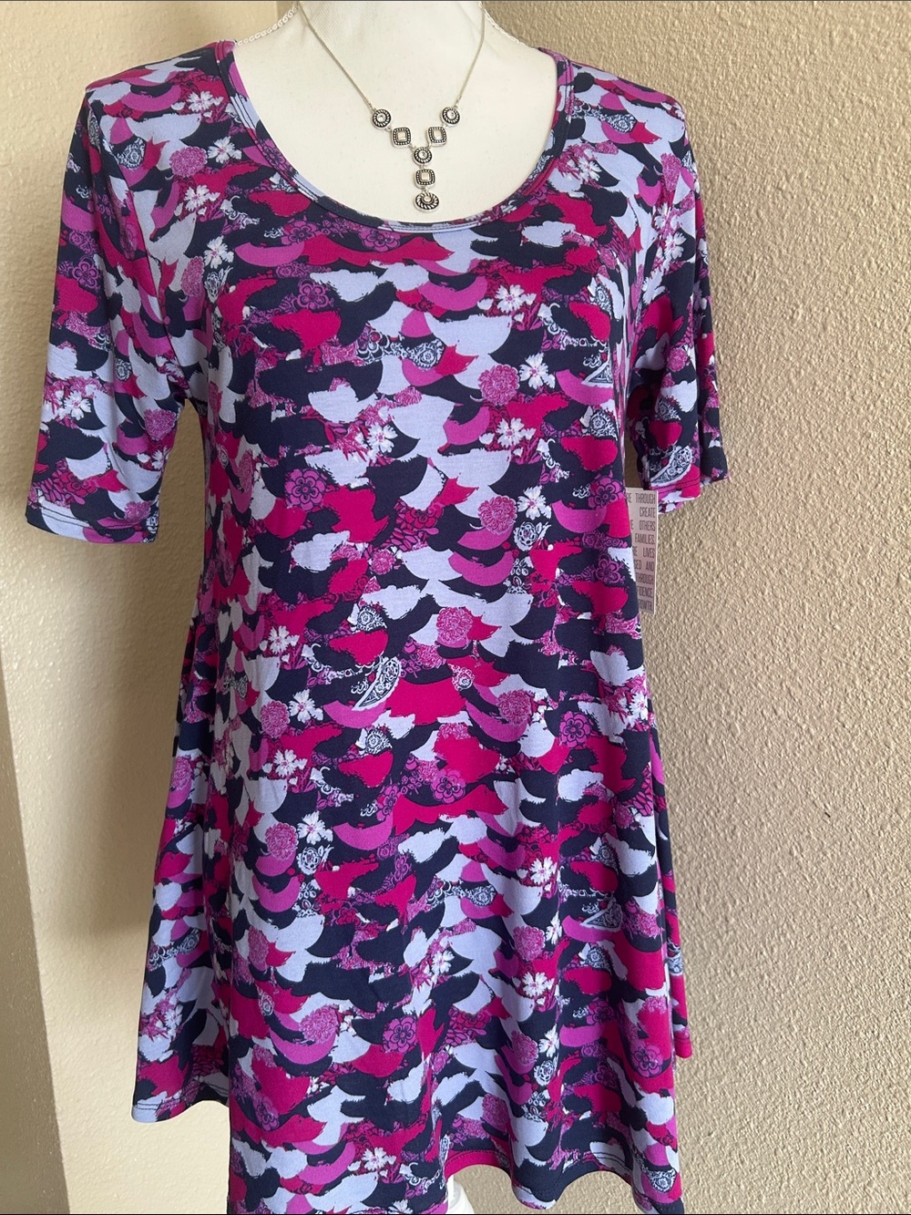 LuLaRoe Short Sleeve Oversized Top in Magenta, Navy & Light Blue